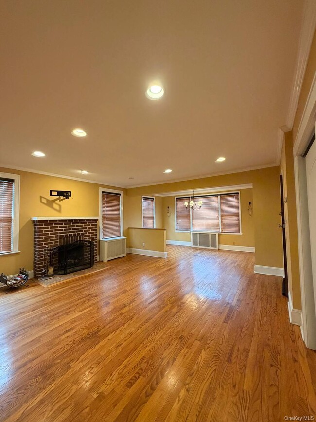 property at 462 Franklin Blvd