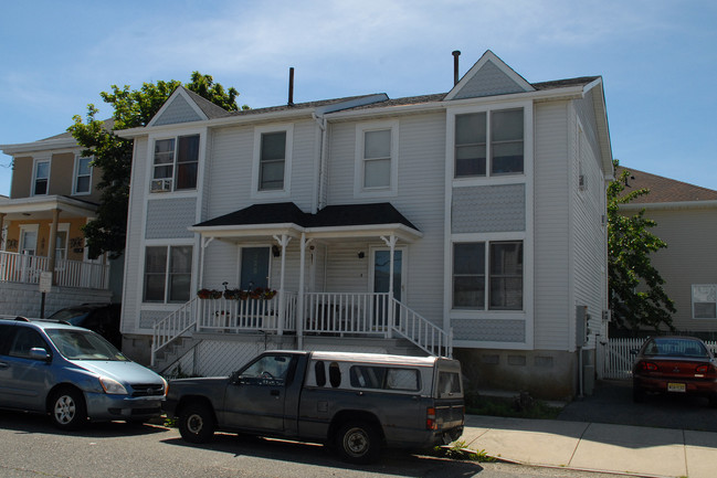 Victoria Court Townhomes II in Atlantic City, NJ - Building Photo - Building Photo