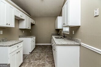 831 Rosewood Cir in Jonesboro, GA - Building Photo - Building Photo