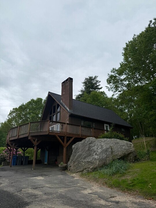 237 Longview Ave in Bristol, CT - Building Photo