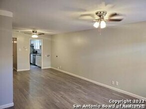 911 Vance Jackson Rd in San Antonio, TX - Building Photo - Building Photo