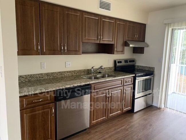 7501 35th St N in Pinellas Park, FL - Foto de edificio - Building Photo