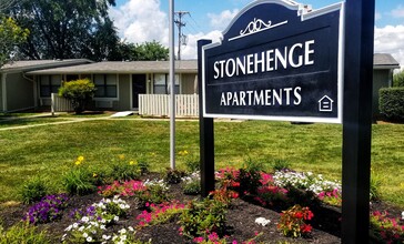 Stonehenge in Glasgow, KY - Foto de edificio - Building Photo