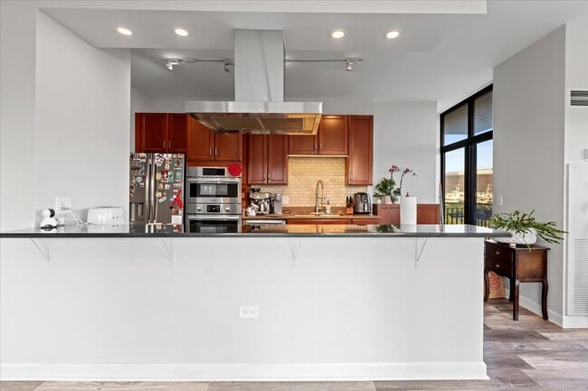 1335 S Prairie Ave, Unit 706 in Chicago, IL - Building Photo - Building Photo