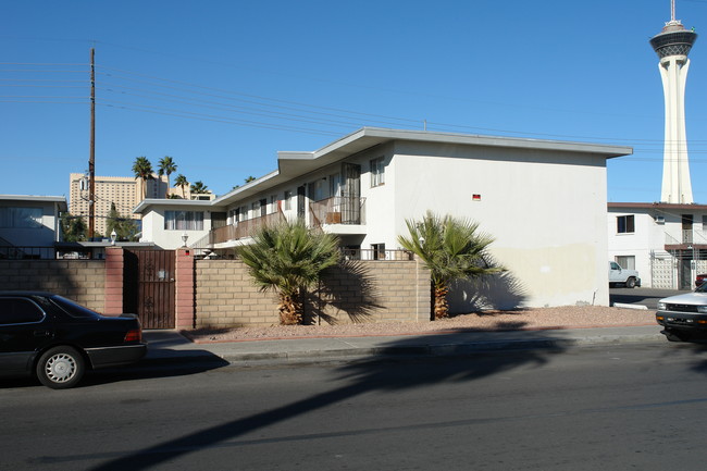 Van Patten Park Villa Apartments in Las Vegas, NV - Building Photo - Building Photo