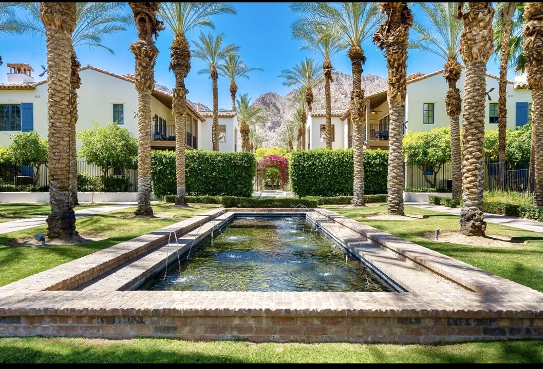 77777 Tradition Dr in La Quinta, CA - Foto de edificio