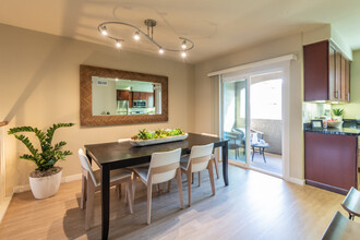 Adora Townhomes in Roseville, CA - Building Photo - Interior Photo