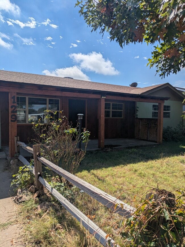 129 Circle Dr in Clovis, NM - Building Photo - Building Photo
