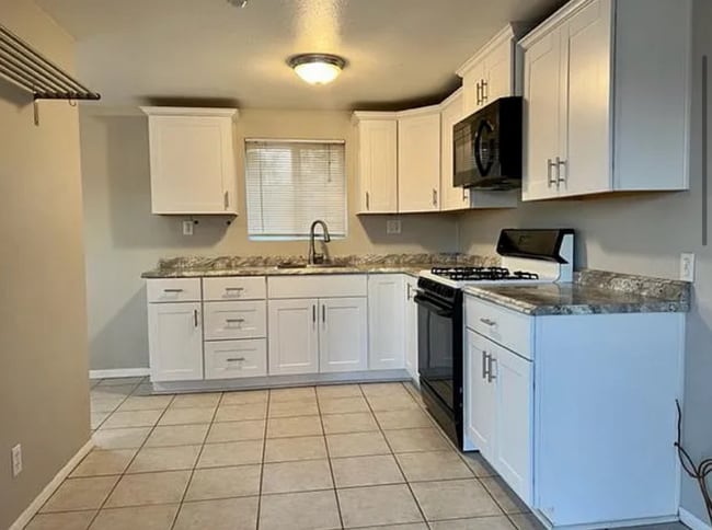 1745 Warnock Dr in Ramona, CA - Building Photo - Building Photo