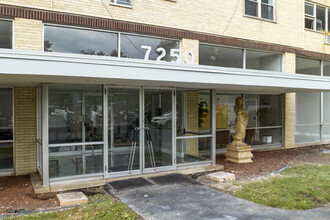 7250 N Western Ave in Chicago, IL - Building Photo - Building Photo