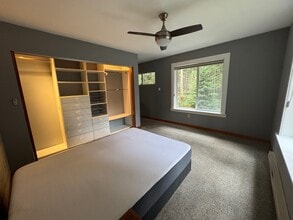 28635 Vashon Hwy SW in Vashon, WA - Building Photo - Building Photo