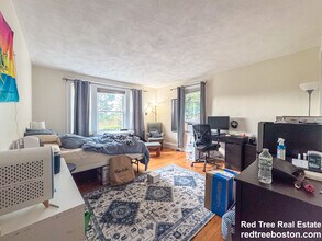 28 Manet Rd in Newton, MA - Building Photo - Building Photo