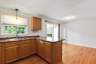 6 Lochmere Ln in Nashua, NH - Building Photo - Building Photo