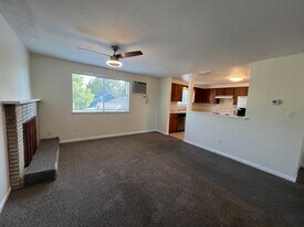 25 Washington St in Medford, OR - Building Photo