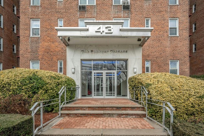 43 Bronx River Rd in Yonkers, NY - Building Photo - Building Photo