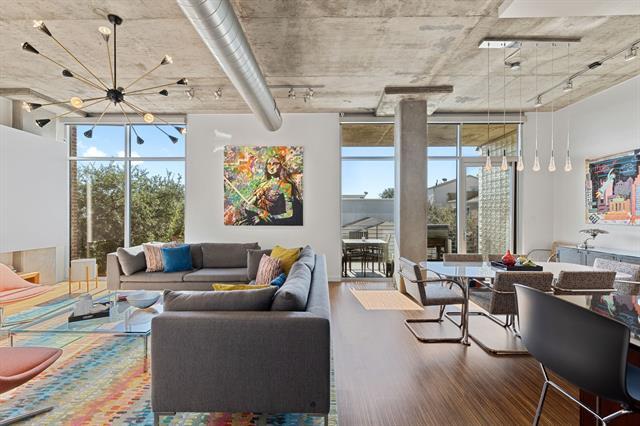 3030 Bryan St in Dallas, TX - Building Photo - Building Photo