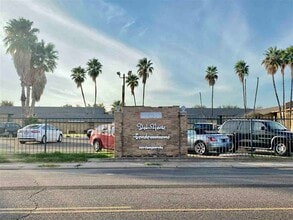 5302 Springfield Ave in Laredo, TX - Building Photo - Building Photo