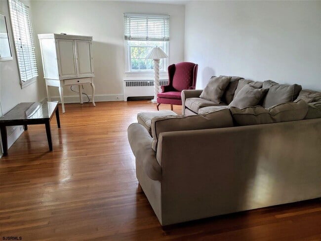 8606 Monmouth Ave in Margate City, NJ - Building Photo - Building Photo