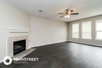 305 Arbor Glen Dr in Fort Worth, TX - Foto de edificio - Building Photo