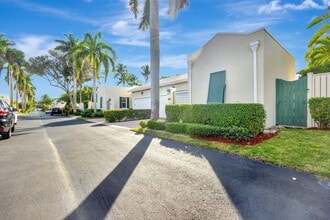 17161 Bermuda Village Dr in Boca Raton, FL - Foto de edificio - Building Photo