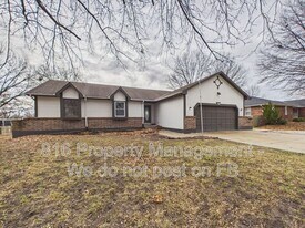 407 Elizabeth St in Grain Valley, MO - Building Photo