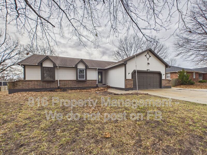 407 Elizabeth St in Grain Valley, MO - Building Photo