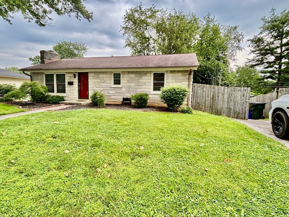 3448 Dixiana Dr in Lexington, KY - Building Photo