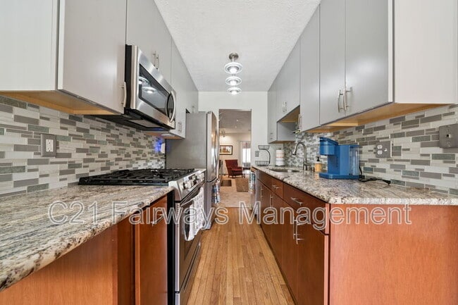 804 Fairways Dr in Oakmont, PA - Building Photo - Building Photo