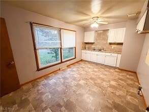 3380 Sunnybrooke Dr in Youngstown, OH - Building Photo - Building Photo