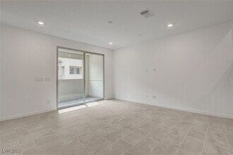 11463 Ethereal Lndg Ave in Las Vegas, NV - Building Photo - Building Photo