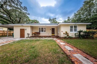 1205 E Hamilton Ave in Tampa, FL - Building Photo