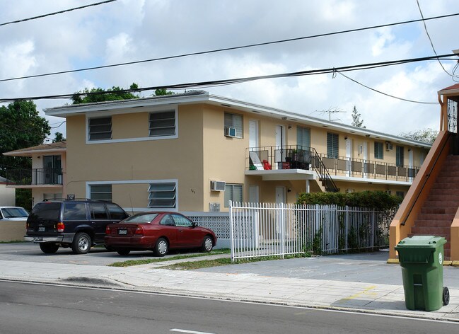 945 SW 7th St in Miami, FL - Building Photo - Building Photo