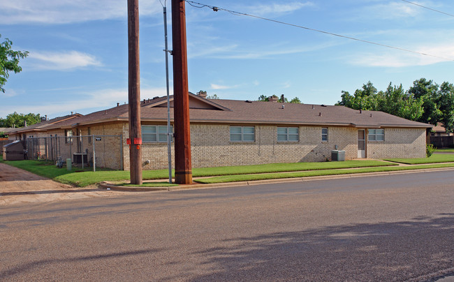 4429-4431 75th Dr in Lubbock, TX - Building Photo - Building Photo