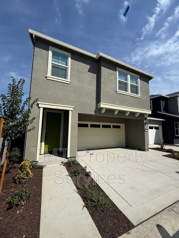 property at 867 Lk Pk Cir