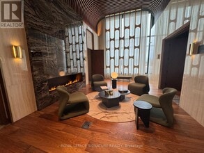 3240 William Coltson Ave in Oakville, ON - Building Photo - Building Photo