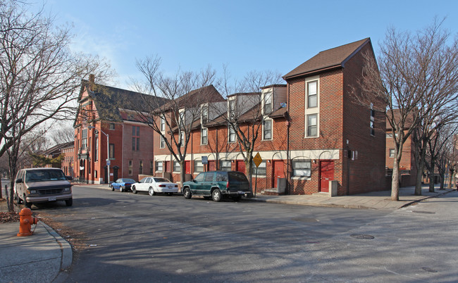 Silver Park West in Baltimore, MD - Building Photo - Building Photo