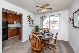 Normandy Terrace Apartments in West Des Moines, IA - Foto de edificio - Interior Photo