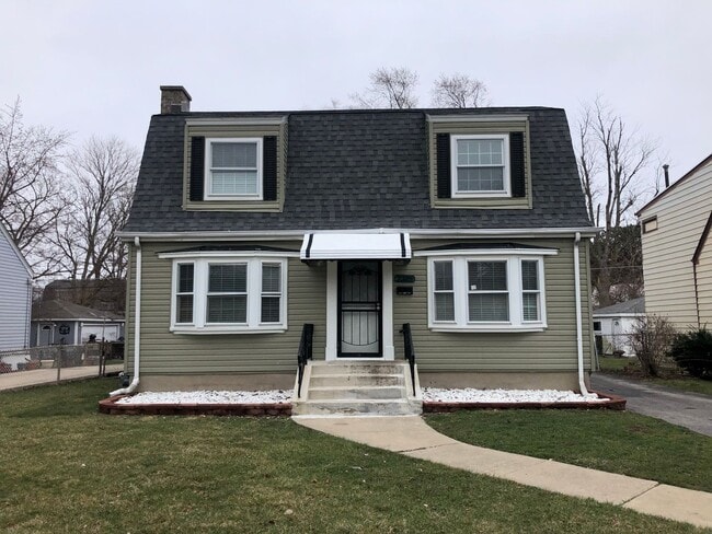 property at 2325 S 10th Ave