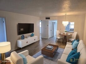 8225 Sunrise Lakes Blvd, Unit 310 in Sunrise, FL - Building Photo