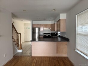 33 Yennicock Ave in Port Washington, NY - Building Photo - Building Photo