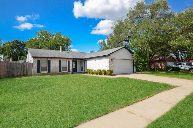 17323 Glenpatti Dr in Houston, TX - Building Photo - Building Photo