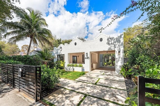445 NE 76th St in Miami, FL - Building Photo - Building Photo