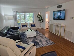 1280 Surf Rd in West Palm Beach, FL - Building Photo - Building Photo