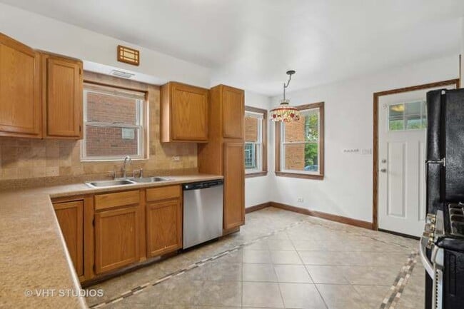 413 Custer Ave, Unit 1 in Evanston, IL - Building Photo - Building Photo
