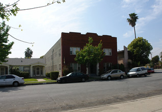 Hobart Apartments in Los Angeles, CA - Building Photo - Building Photo