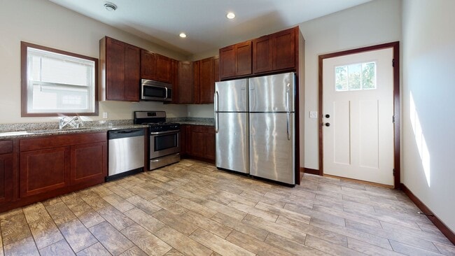 895 20th Ave SE in Minneapolis, MN - Building Photo - Building Photo