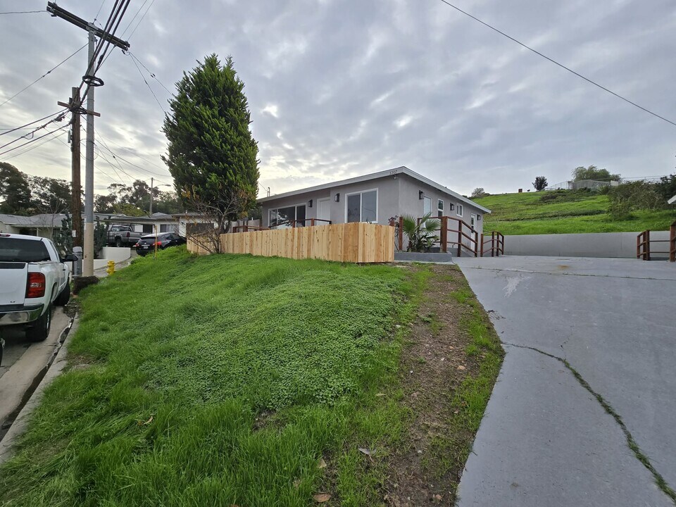 5307 Santa Margarita St in San Diego, CA - Building Photo