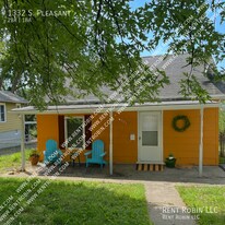 1332 S Pleasant St in Independence, MO - Building Photo