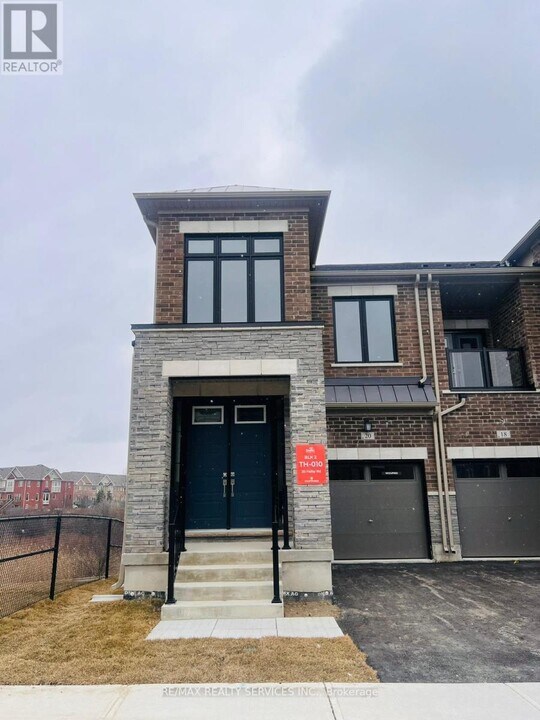 20 Falby Rd in Brampton, ON - Building Photo