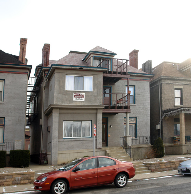 749 S Millvale Ave in Pittsburgh, PA - Foto de edificio - Building Photo